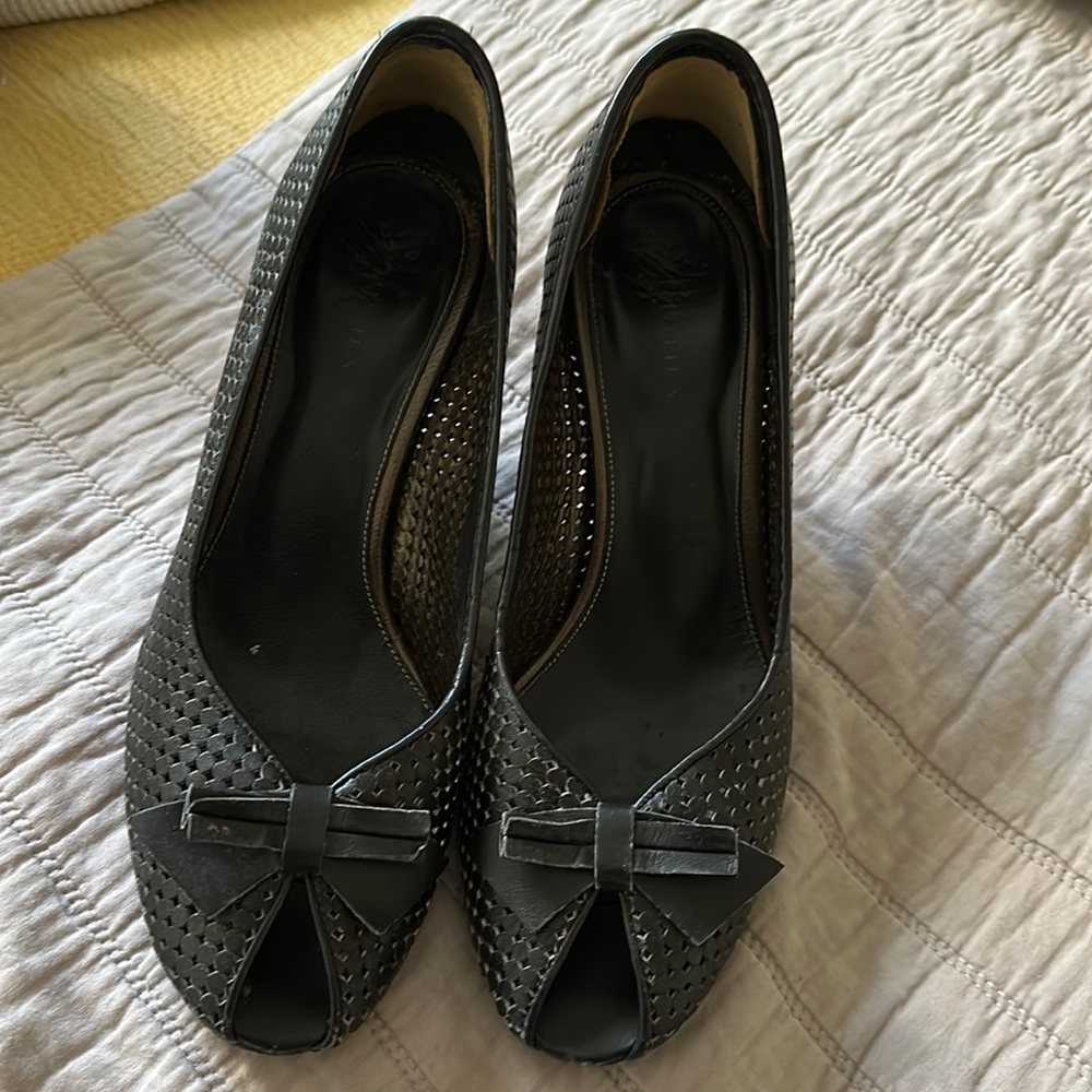 Millie’s by Qiqi perforated wedge
